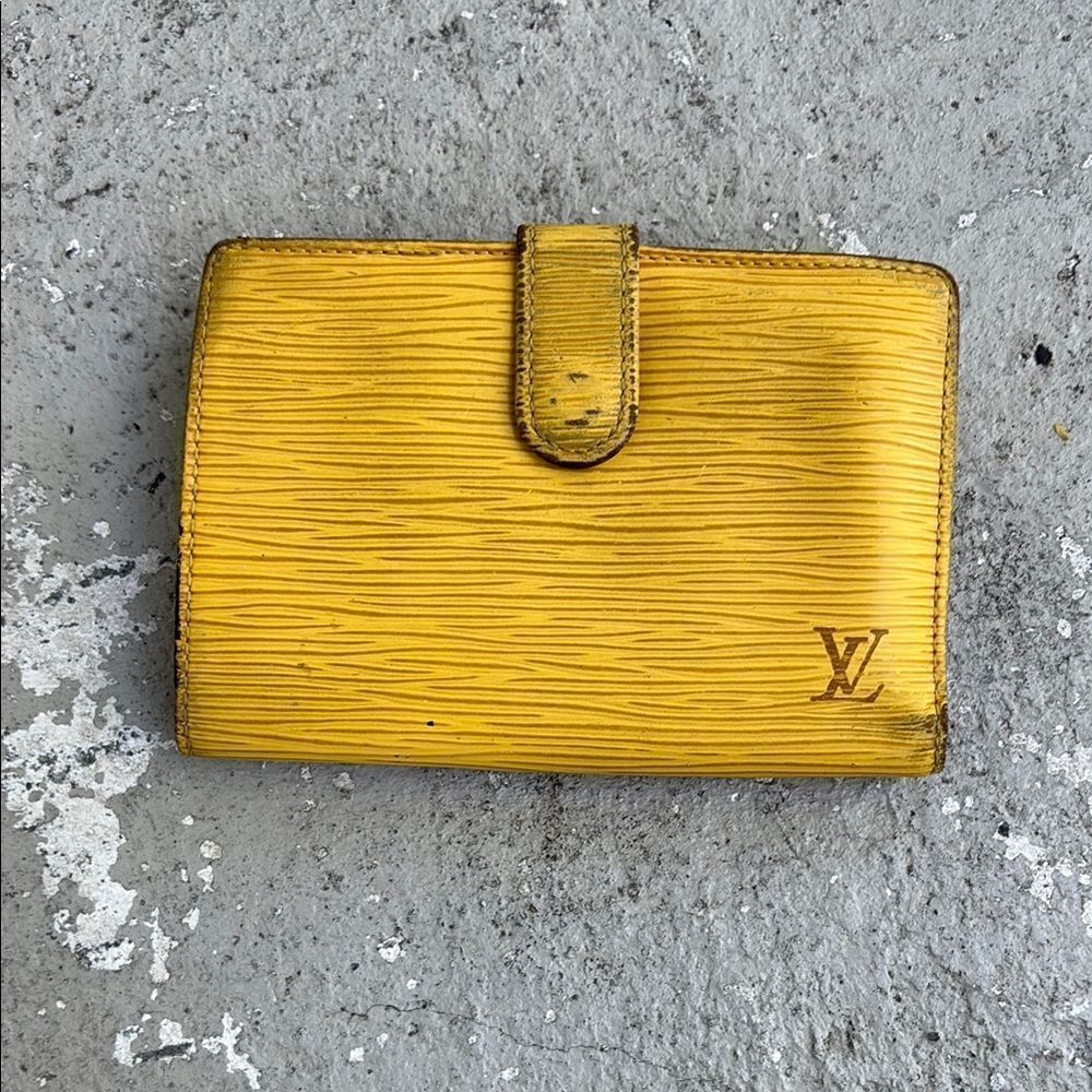 Vintage Louis Vuitton kiss lock wallet